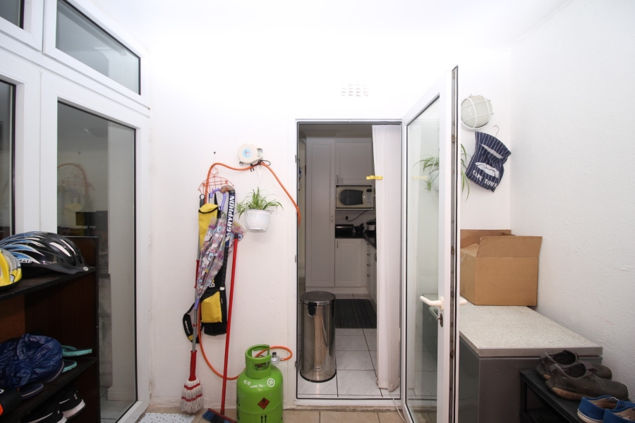 2 Bedroom Property for Sale in Harbour Island Western Cape